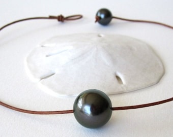 Tahitian Pearls Necklace, Black Pearl Necklace Leather, Pearls and Leather Jewelry, South Sea Pearls, Tahitian Pearl Jewelry, Tahiti Pearl