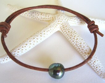 Black Pearl Bracelet Leather, Tahitian Bracelet, Unisex Pearl Bracelet, Tahiti Pearl Bracelet, Hawaiian Jewelry, Pearl and Leather Jewelry