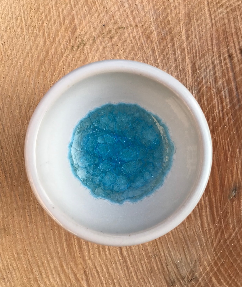 Stoneware Hand-thrown ringmini bowl White and turquoise In stock.