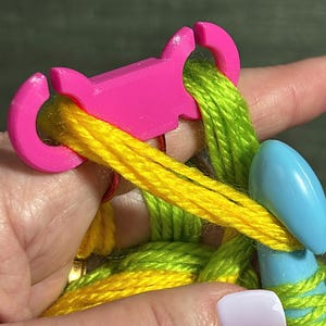 Crafty Ring: Adjustable Yarn Guide for Knitting & Crochet Colorwork