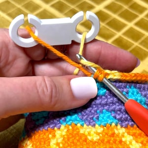 Crafty Ring: Adjustable Yarn Guide for Knitting & Crochet Colorwork