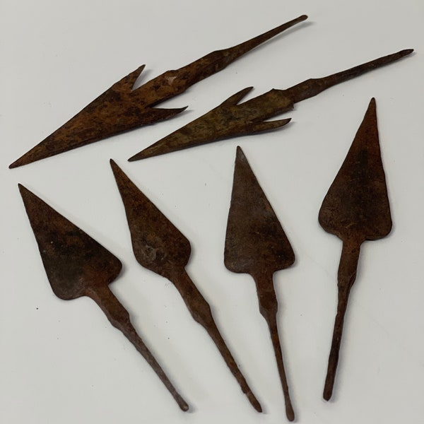 Lot of 6 Old Metal Arrowhead Finial Salvage Objects, Great For Art Projects, Assemblage and Decor, 4 1/2 - 5 1/4" length