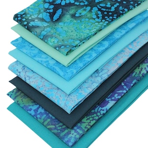 8 Fat Quarters Bundle - "Oceanic" Batik and Plain Solid Fabrics In Sea Greens & Aqua Blues. 100% Cotton for Quilting, Patchwork, Crafting.