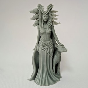 Hecate Altar Statue - Hekate Greek Goddess of Witchcraft, night, ghosts and realms.  Includes Presentation/Storage Box