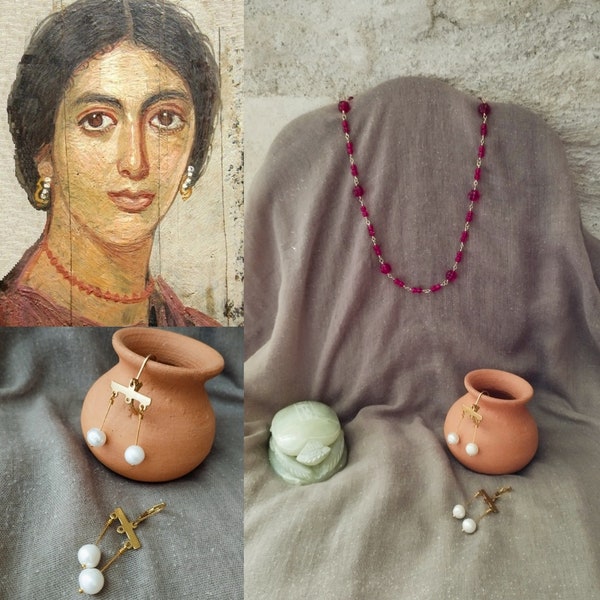 La Brune. Reproduction d'un collier, d'après un portrait du Fayoum. Verre, perles et laiton.