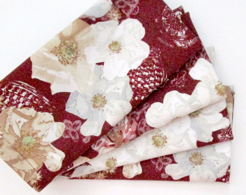 Dinner Dark Red Maroon Cranberry White Gold Beige Flowers Floral Set of 4 Cloth Napkins Everyday Wedding Table