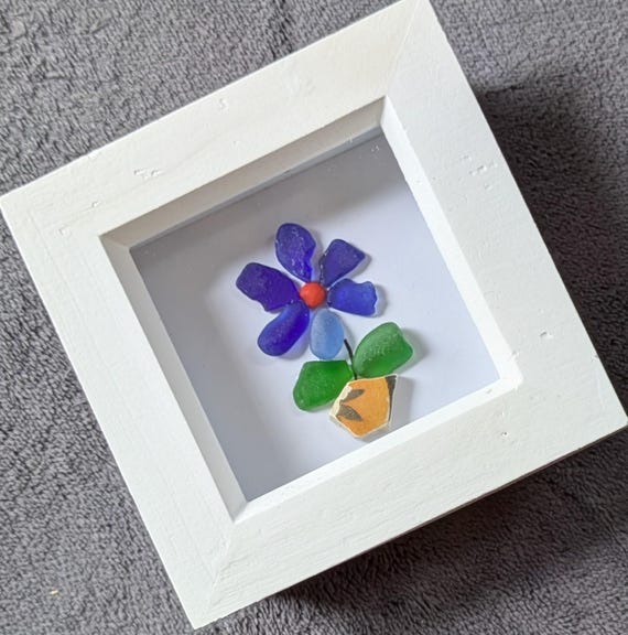 シーグラスアート 『flower date』 スコットランドのシーグラスの青い