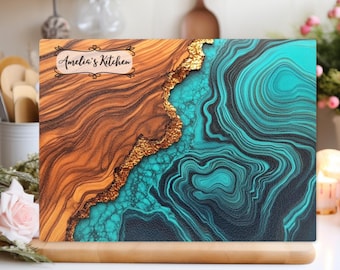 Personalisierte Glasbrett, Schneidebrett aus Olivenholz, Epoxy River Resin Schneidebrett, Schneidebrett nach Maß, Neues Haus Geschenke, Hochzeitsgeschenk, Brett Blue Ocean