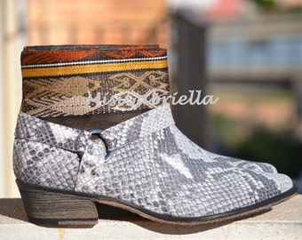 LEATHER ETHNIC BOOTS, Size 39, Grey snake Boots, Ethnic Boots, Spanish Boots
