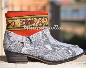 LEATHER ETHNIC BOOTS, Size 39, Grey snake Boots, Ethnic Boots, Spanish Boots