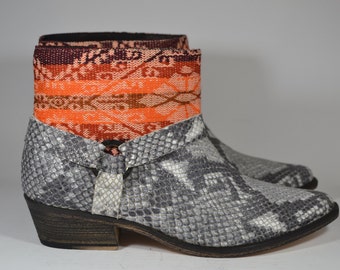 LEATHER ETHNIC BOOTS, Size 38, Grey snake Boots, Ethnic Boots, Spanish Boots