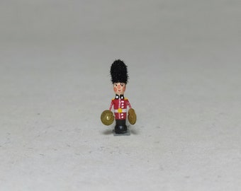 English Royal Guard soldier with  cymbals 1: 12. 11 mm