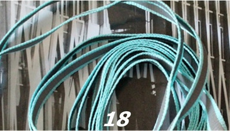 Turquoise or Red LA-VC Pair of Reflecting shoelace for a sports shoe Black Gold