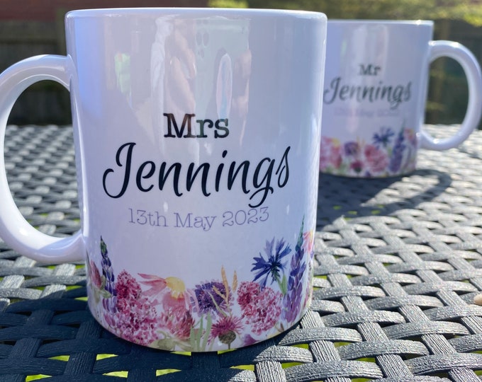 Mr and Mrs Mugs Wedding Gift Set with Wildflowers - Engagement Presents for Couples - Gifts for Newlyweds - Ceramic Anniversary