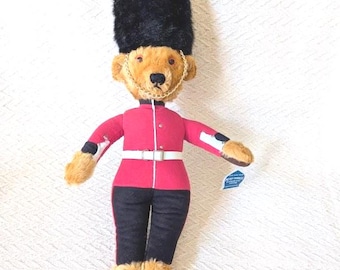 Oso de peluche vintage de la Guardia Británica de Merrythought, 56 cm (22 pulgadas), con etiquetas, década de 1960.