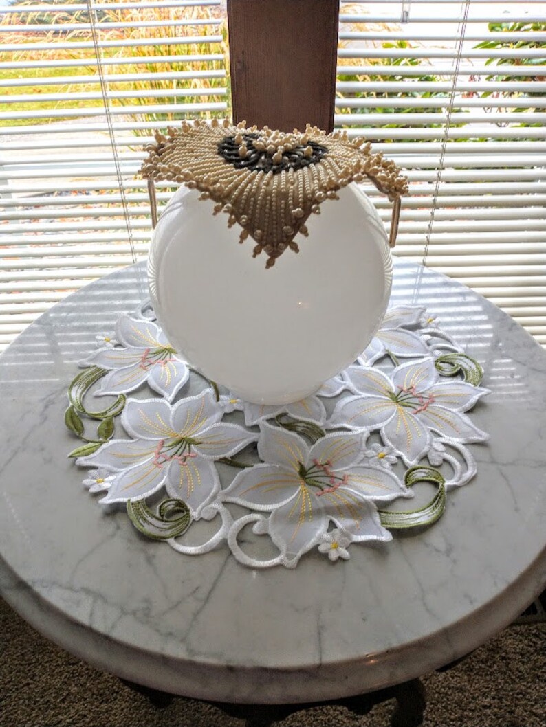 Beautiful Fascinator Lady's Hat 1950s/60s Pearl Beads Bloomingdales NY