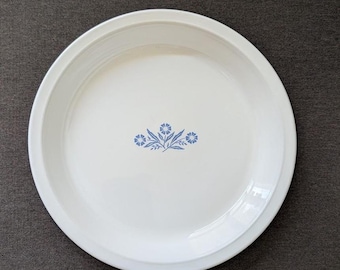 Plato para tarta Corning color azul aciano, década de 1980, P-309, 9,25 pulgadas.