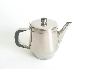 Servidor de té vintage de acero inoxidable de 38 oz.
