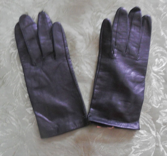 Vintage Italian leather gloves, never worn  - image 1