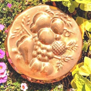 Round Scalloped Jello Mold Copper Aspic Mold Fruit Motif Vintage, Country Cottage decor Vintage
