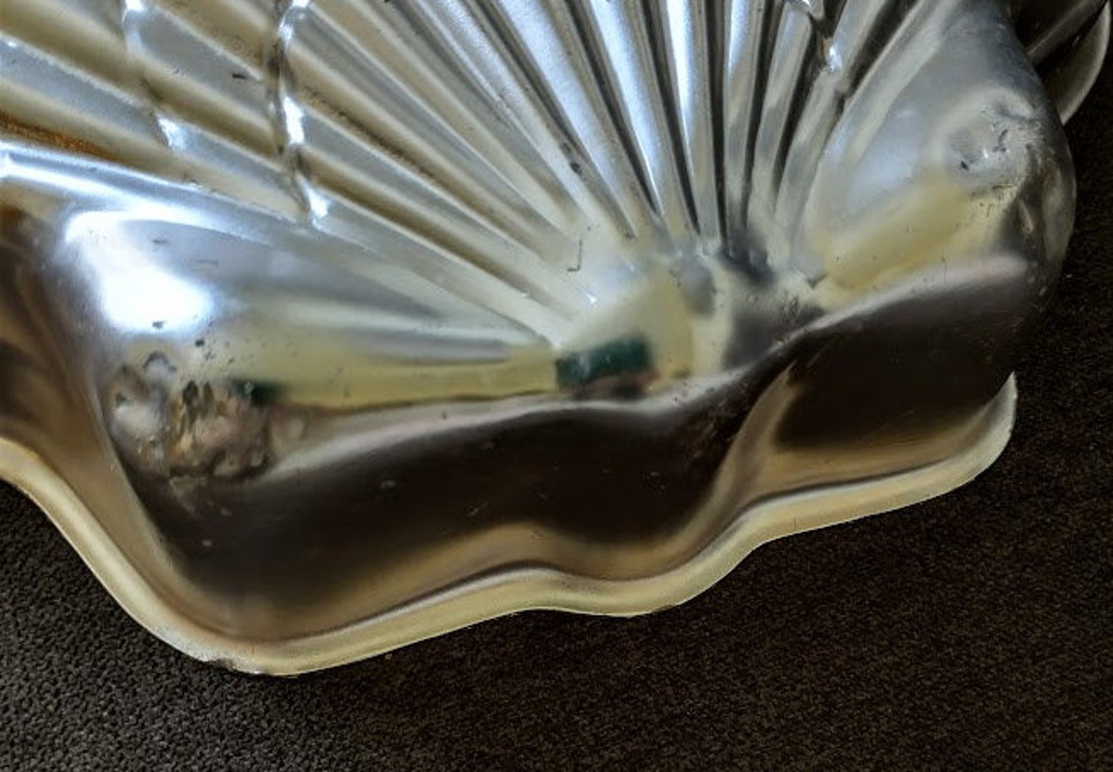 Large Metal Clam Mold/scalloped Sea Shell Metal Mold or Wall Hanging 11