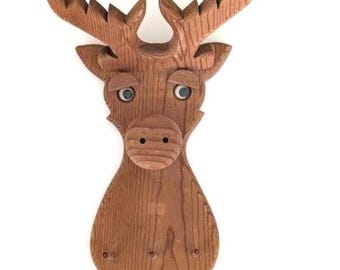 Perchero de pared de madera con forma de alce