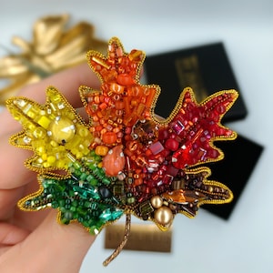 Blatt Brosche für sie Herbst Blatt Pin Geschenk für Mutter bunte Blatt Brosche Einzigartiges Design Schmuck Pin mit Geschenk Box Herbst Blatt Brosche Zubehör