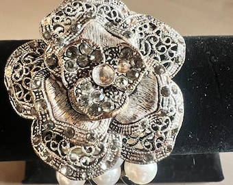 Silver Tone Filigree Flower Statement Bracelet Faux Pearl Beads Stretch Vintage
