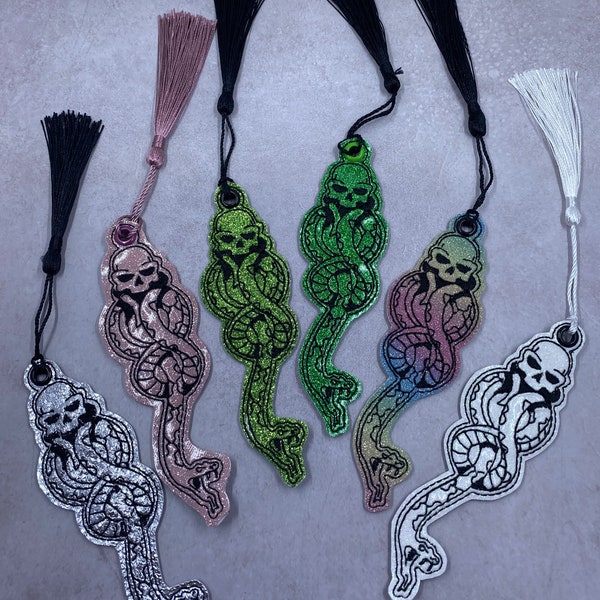 Cool snake skull bookmark keychain.