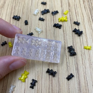 Miniature gummy bear mold