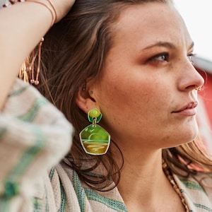 Laser cut acrylic earrings-sunset line drawing earrings-sunrise acrylic earrings-iridescent earrings-light weight acrylic earrings-statement