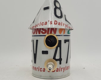 Wisconsin license plate birdhouse