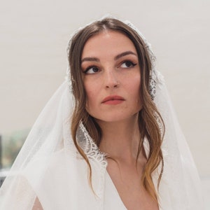 Juliet cap lace veil, dotted Juliet veil, beaded floral cap veil, boho wedding veil, Kate Moss bohemian veil, 1920s 1930s veil | CLAIRABELLE