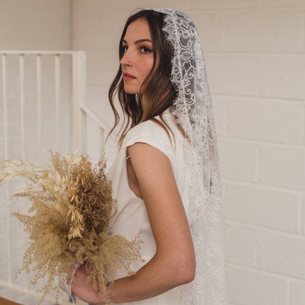 Chantilly lace mantilla veil, boho lace wedding veil, bohemian, soft French lace, bridal veil, eyelash lace, circle veil, rustic | REBECCA