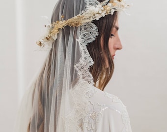 Chantilly lace mantilla veil, eyelash lace edge wedding veil, soft bridal veil, Spanish veil, silk style, English Net | CATHARINA