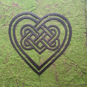 Celtic Heart Love Knot Trinity Knot Charm Eternal Love Irish Never Ending Love Friendship Triangle Knot Faith Loyalty Scottish Knot Gaelic Black