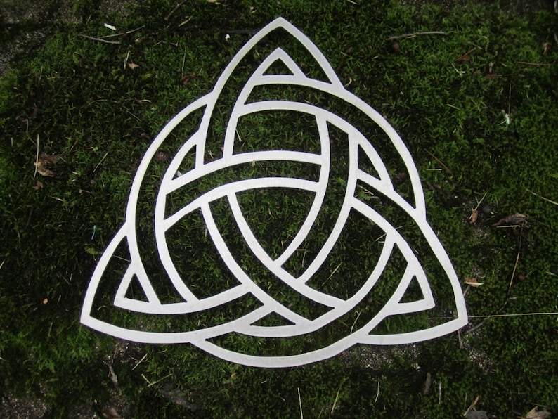Trinity Knot Celtic Triquetra Irish Home Decor - Celtic Knotwork Home Decor Trinity Knot Celtic Triquetra Irish Home Decor - Celtic Knotwork Home Decor