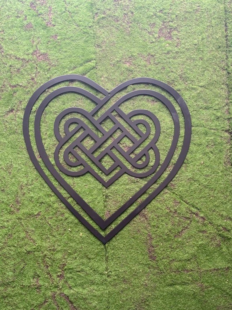 Celtic Heart Love Knot Trinity Knot Charm Eternal Love Irish Never Ending Love Friendship Triangle Knot Faith Loyalty Scottish Knot Gaelic Black