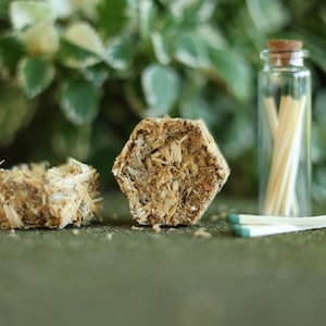 Eco-Friendly Fire Starters – Perfect for Bonfire Fire Pits | 100% Recycled Materials of Pine shavings, beer brewing spent grain and beeswax