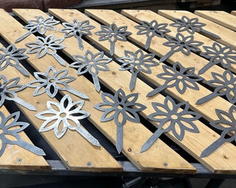 Set of 20  Flower Yard Art Graden Decor Metal