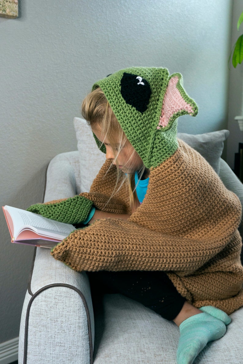 Baby Yoda Hooded Blanket Crochet Pattern image 8