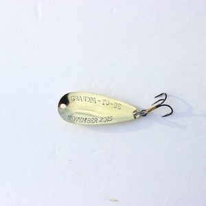 grandpa to be, pregnancy announcement fishing lure, daddy to be, pregnancy reveal, lure, custom fishing lure, dad fishing lure, fishin