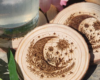Sternennacht Halbmond Gravierte Live Edge Holzuntersetzer Set - Perfektes Geschenk für Hochzeit, Verlobung, Jubiläum Holz