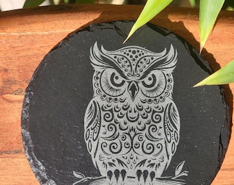 Schiefer Eule Untersetzer lasergraviert geätzt Radierung Trinkbar Kunst Hausbar Hochzeitsgeschenk, Einweihungsparty Geschenk Rustikale Wildnis
