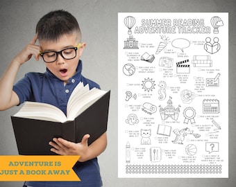 Puede incluir: Un rastreador de aventuras de lectura de verano imprimible en blanco y negro con una lista de verificación de 20 actividades de lectura. El texto "Summer Reading Adventure Tracker" está en la parte superior de la página. El texto "Adventure is just a book away" está en la parte inferior de la página.
