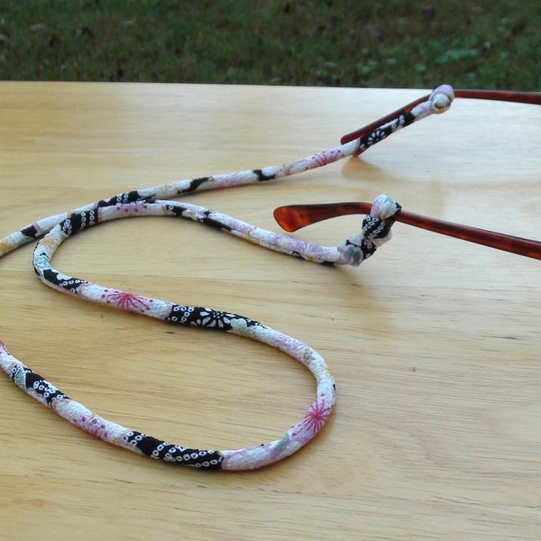 Japanese Fabric Eyeglasses Holder (Cherry Blossoms in Black, White, Pink) Lanyard for Eyeglasses, Chirimen