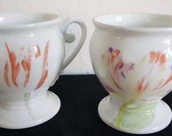 2 Limoges Frankreich Kaffee, Teetassen mit bunten Blumenkrone über "C"