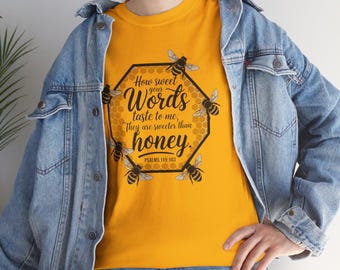 Camiseta Favo de Mel, Doce como Mel, Camiseta Unissex, Presente para Amantes de Abelhas, Blusa com Estampa Fofa da Natureza, Camiseta Confortável de Algodão, Roupa Inspirada na Natureza