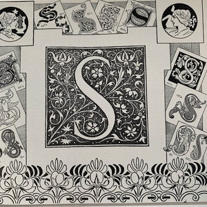 Original 1890er Antik Französisch Initial Buchstabe S Kalligraphie Lithografie Druck montiert und mattiert in einer Auswahl von Farben - 12 x 10&quot;