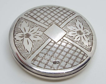 Vintage Egyptian Silver Powder Compact Flowers Floral Pattern Vanity Storage Make-Up